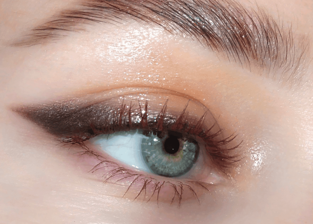 Blue eye blended eyeshadow hooded eye