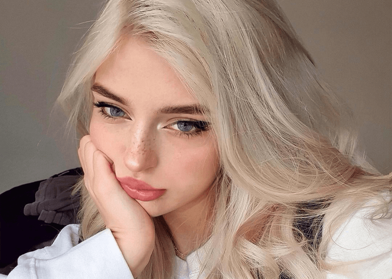 Innocent elongated egirl eyes - djerq