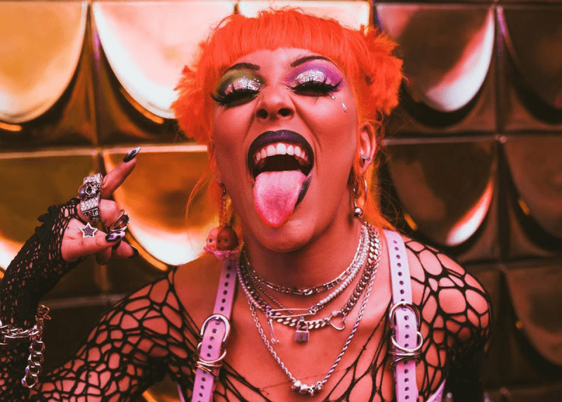 Bird of prey egirl makeup - dojacat
