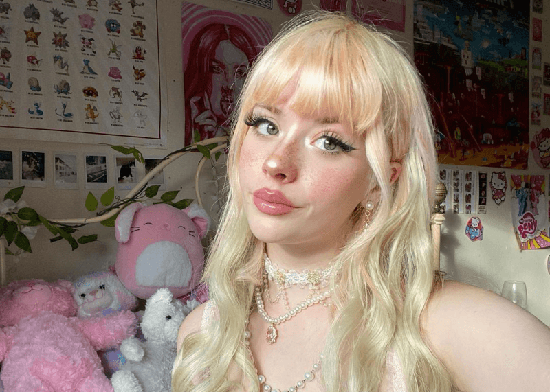 Egirl look with no highlighter on cheekbones - jordbabyy