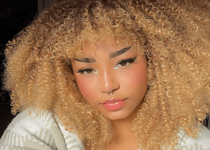 Egirl look no dark eyeliner - sentimentallycarter