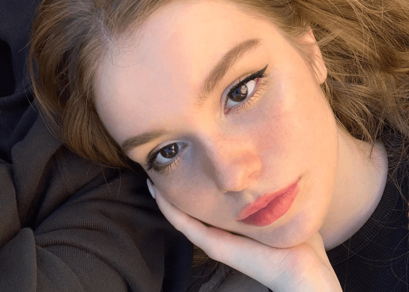Filled and defined eyebrow egirl look - sosihue