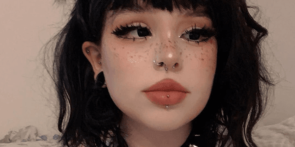 Blurred or Rounded Cupids Bow Lips