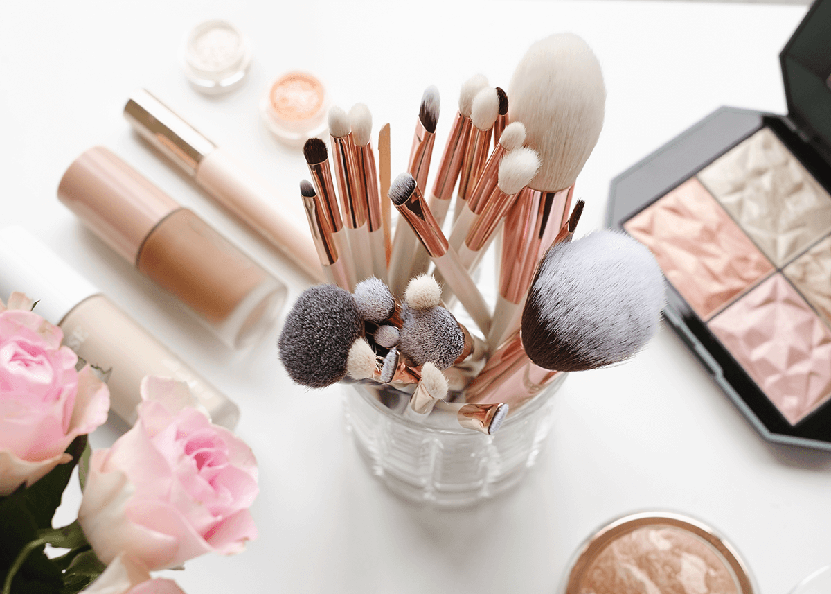 Makeup brushes and makeup kit