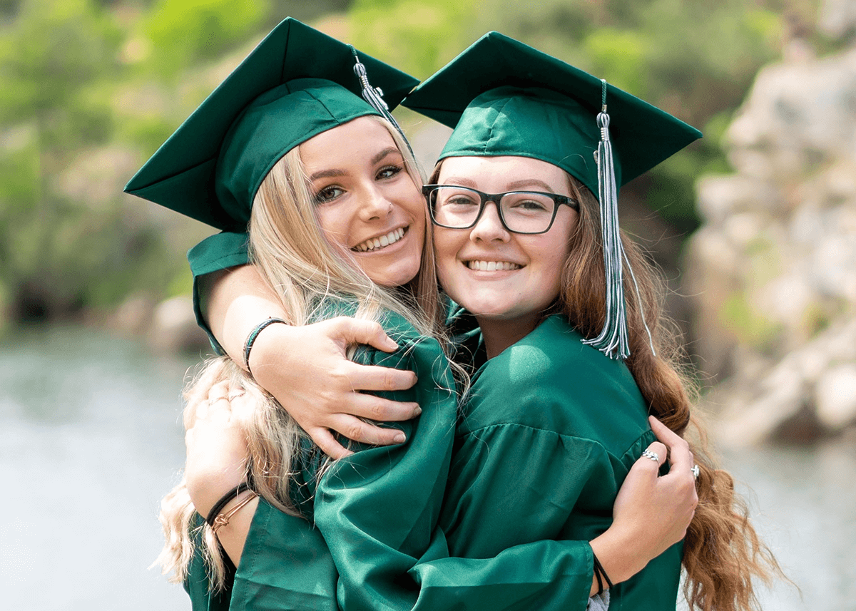 Graduation Makeup Featured Image Friends Hugging