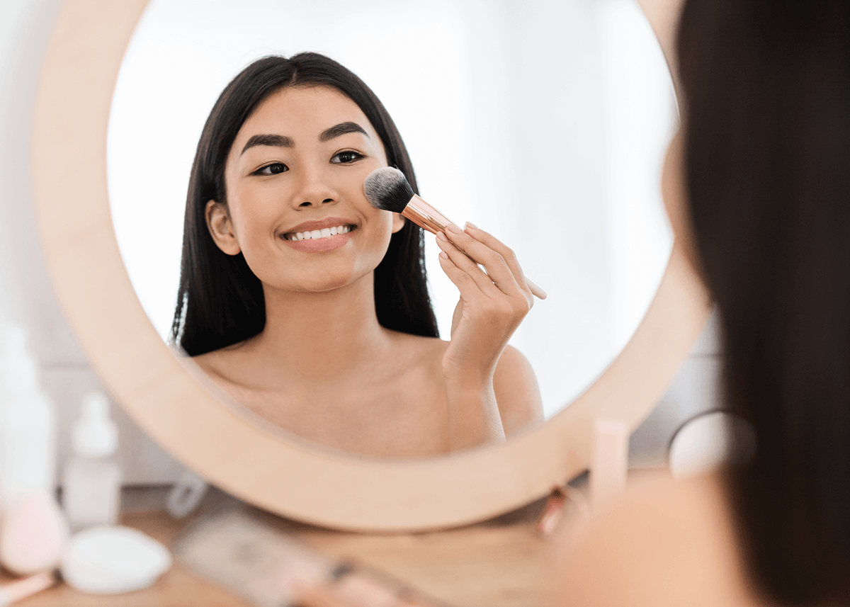 How to Make Your Makeup Last All Day Featured Image