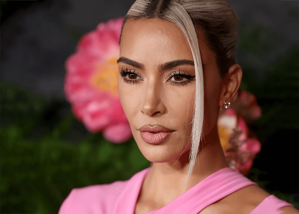 Kim Kardashian Contour Makeup