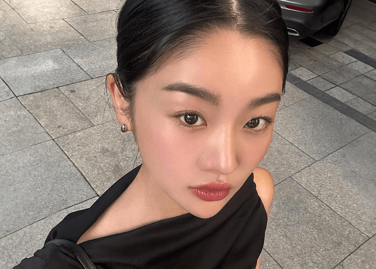 Moon Jihae Blush Makeup