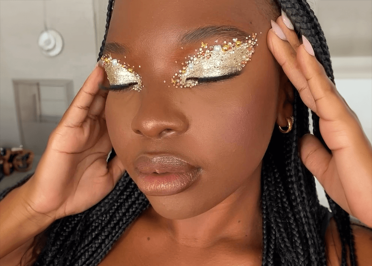 Golden Eyeshadow Makeup with Gems