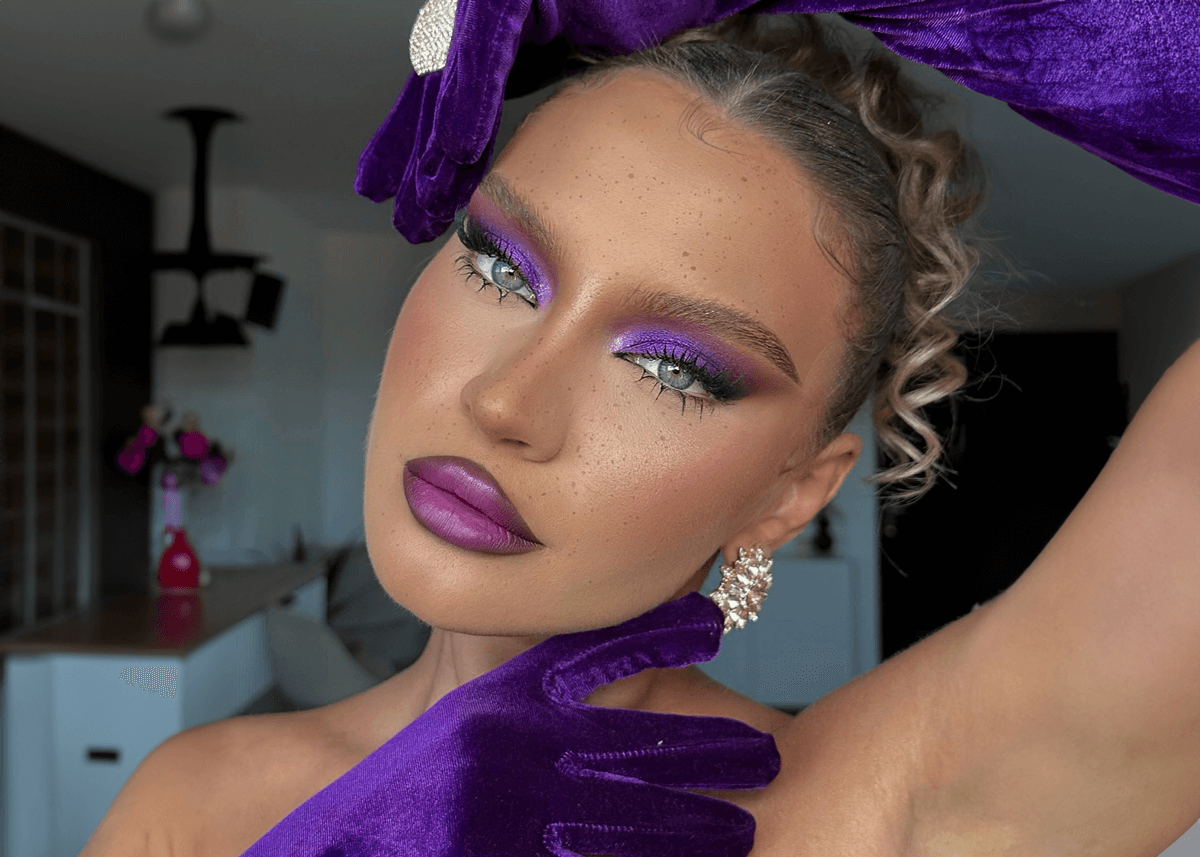 Laviinechifor Purple Eyeshadow Lips and Long Purple Gloves