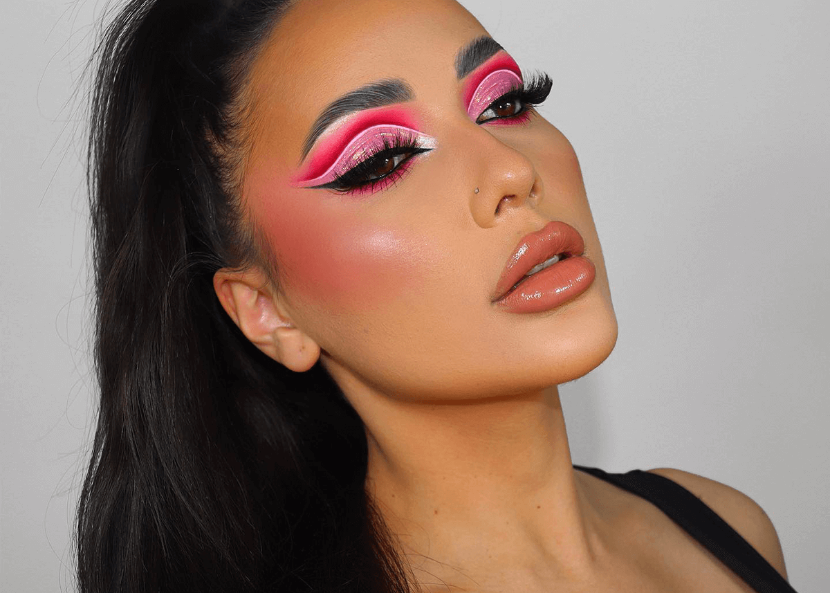 Neon candy pink cut crease with white liner