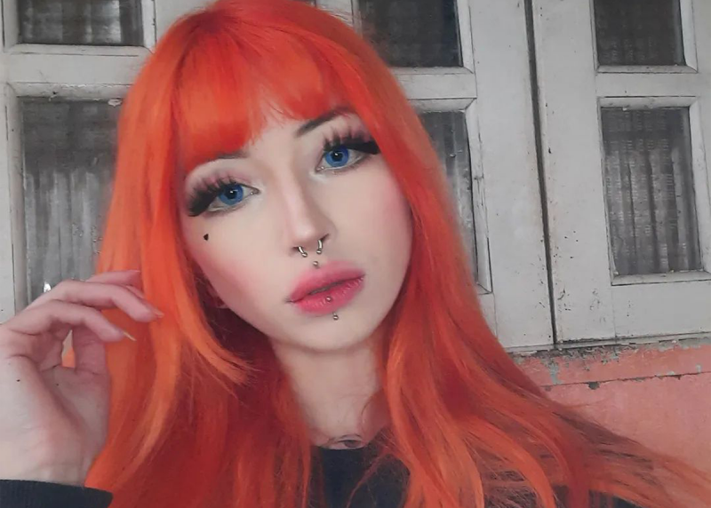 Blurred lip egirl makeup with piercings - tatyfeeh_