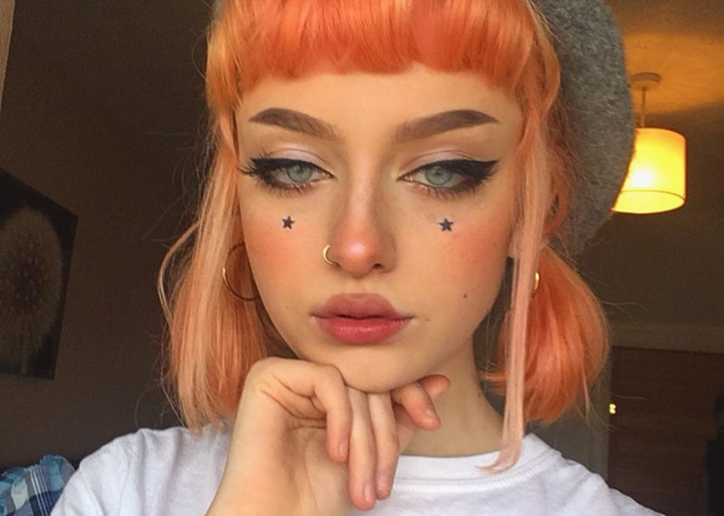 Peachy Cute Egirl Makeup